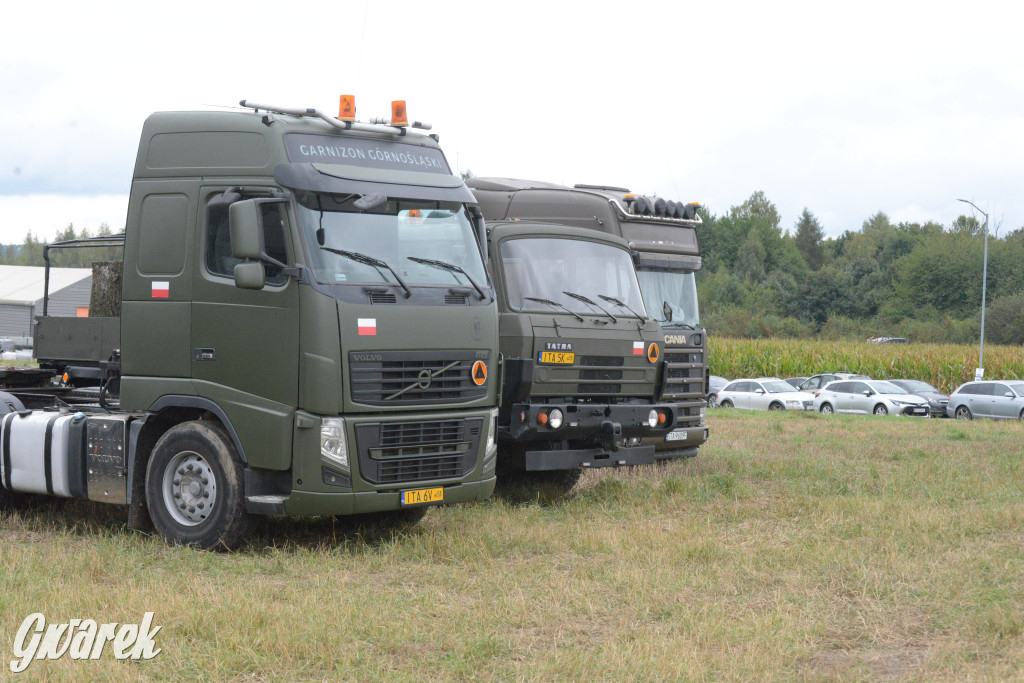 Tarnogórski Piknik Militarny z czołgiem Twardy