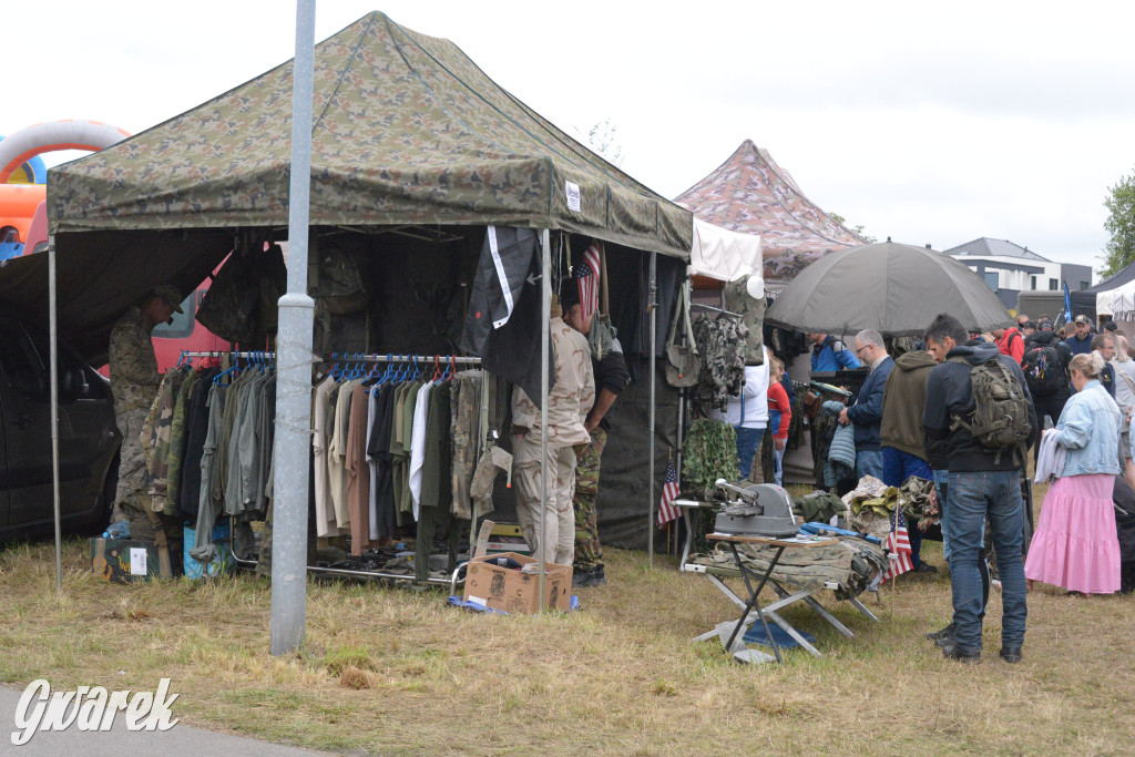 Tarnogórski Piknik Militarny z czołgiem Twardy