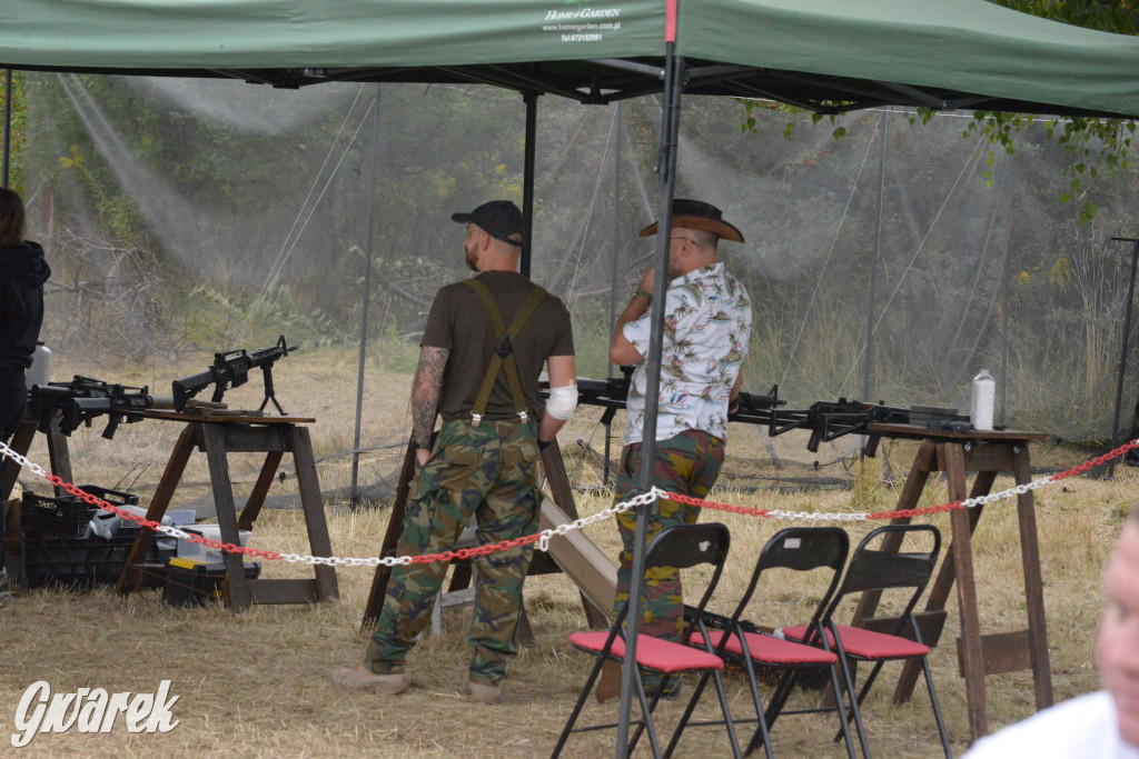 Tarnogórski Piknik Militarny z czołgiem Twardy