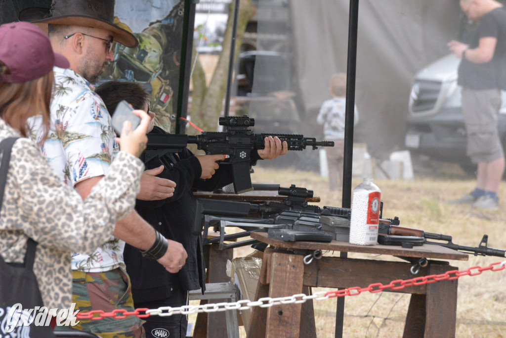 Tarnogórski Piknik Militarny z czołgiem Twardy