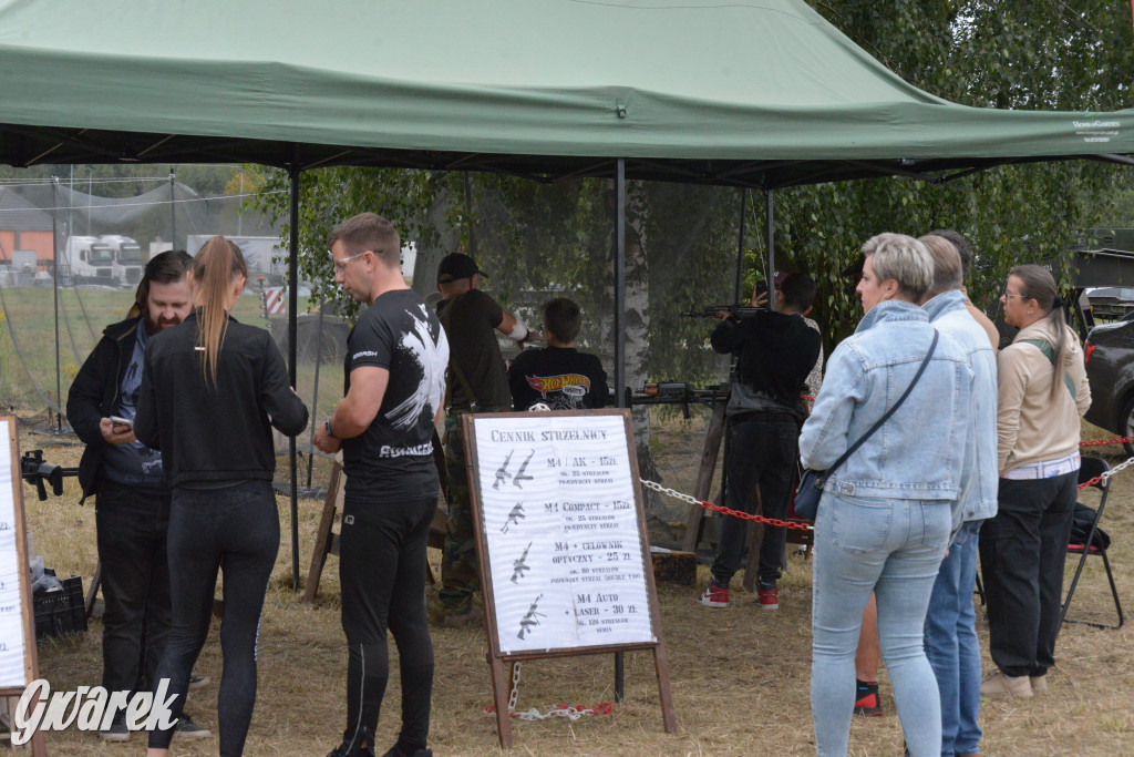 Tarnogórski Piknik Militarny z czołgiem Twardy