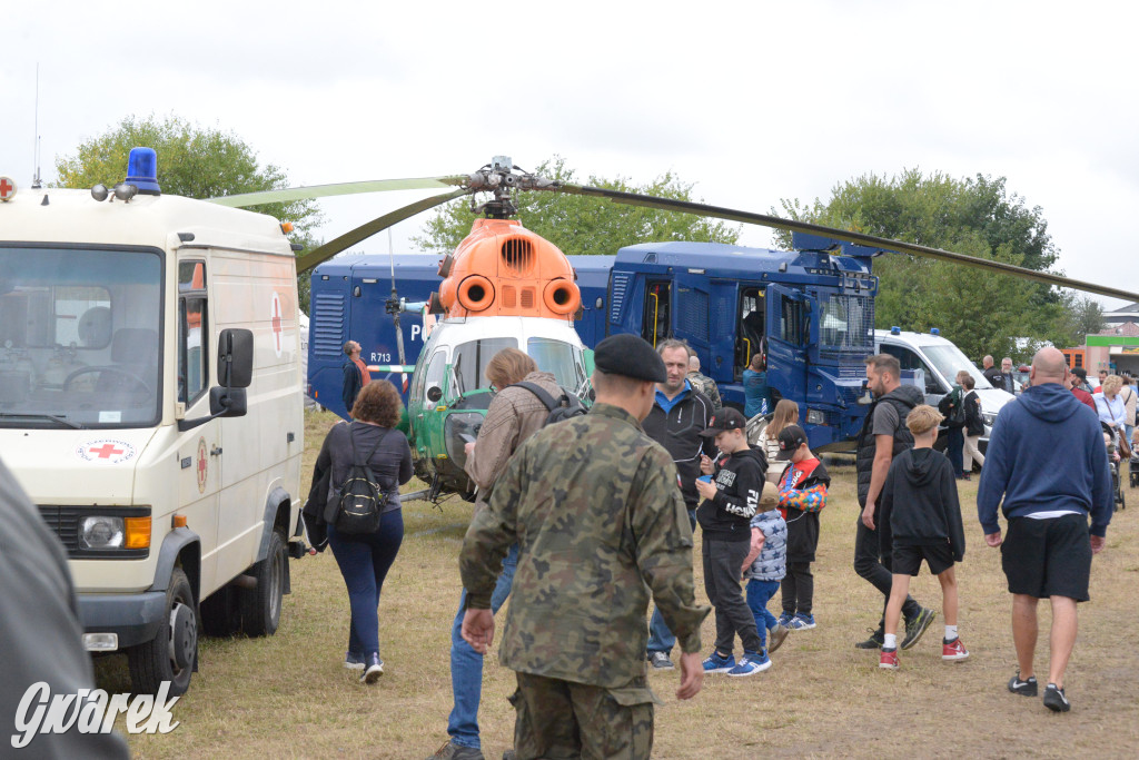 Tarnogórski Piknik Militarny z czołgiem Twardy