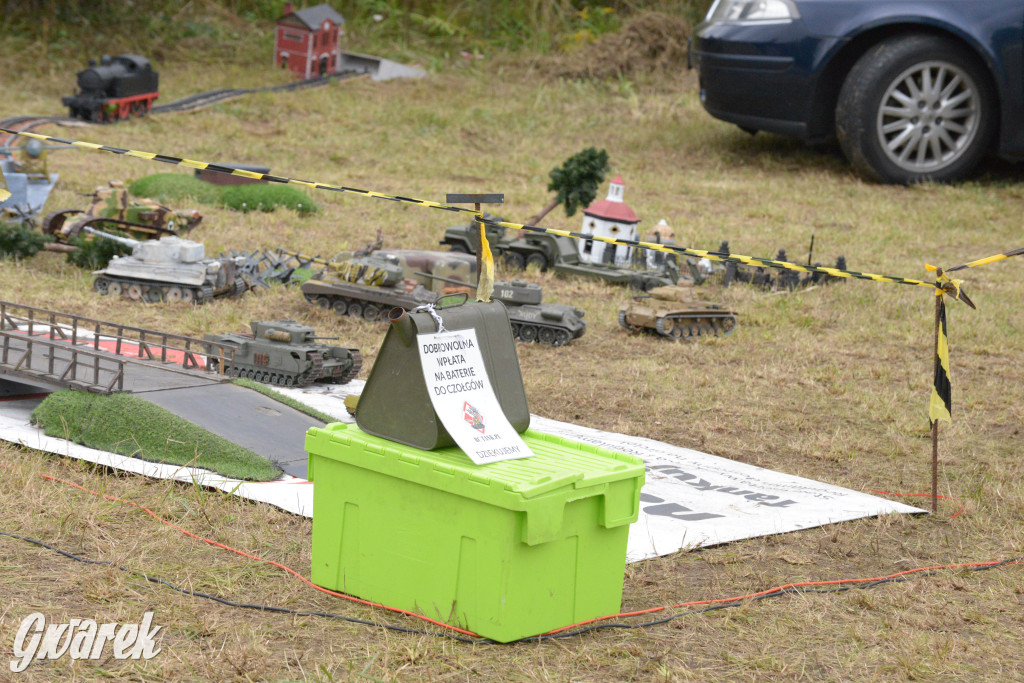 Tarnogórski Piknik Militarny z czołgiem Twardy