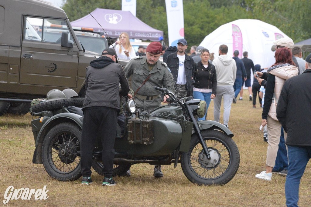 Tarnogórski Piknik Militarny z czołgiem Twardy