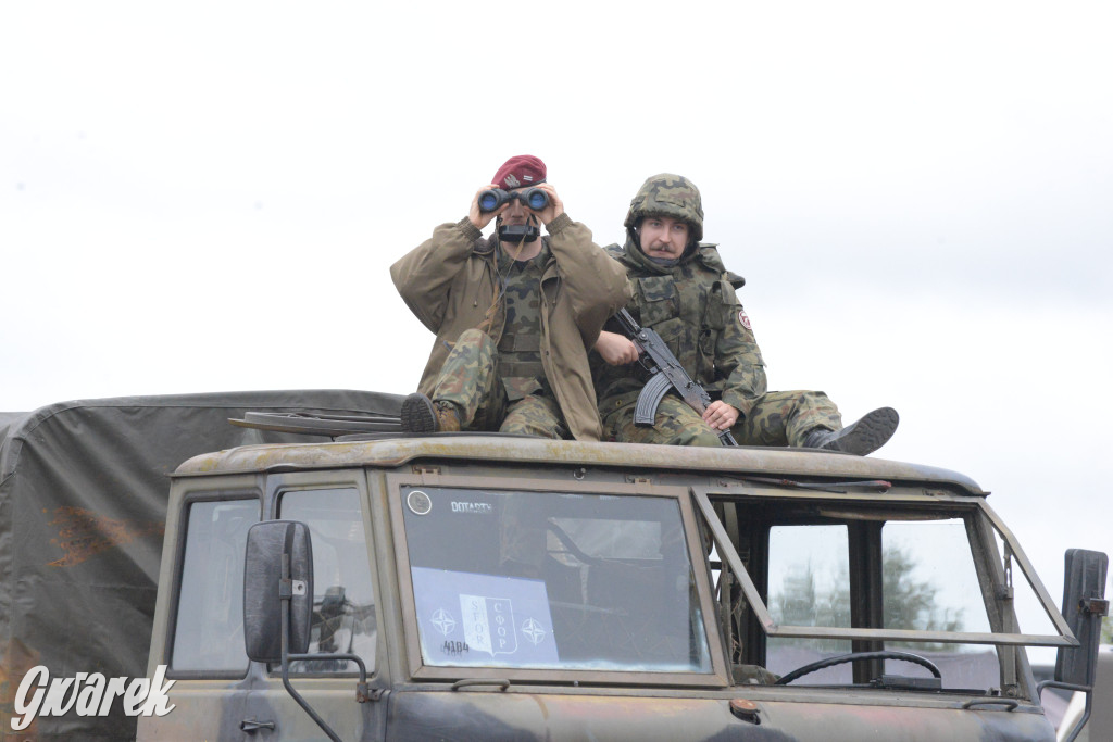 Tarnogórski Piknik Militarny z czołgiem Twardy