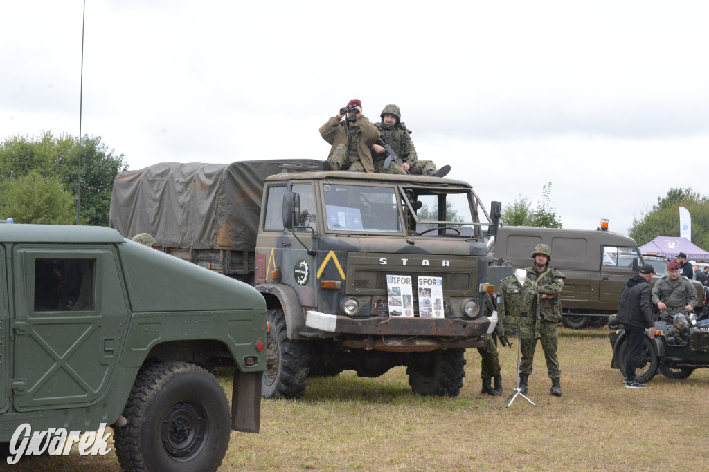 Tarnogórski Piknik Militarny z czołgiem Twardy