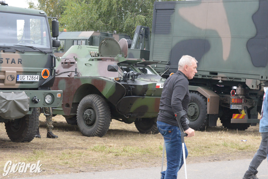 Tarnogórski Piknik Militarny z czołgiem Twardy