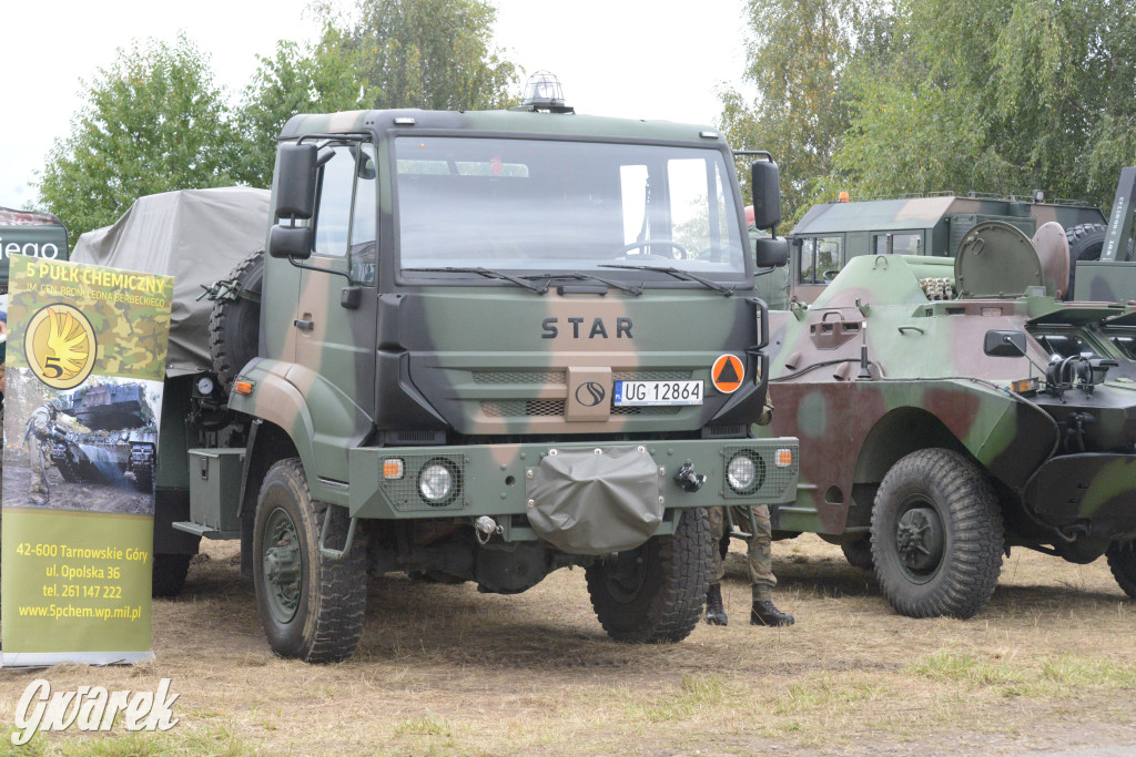 Tarnogórski Piknik Militarny z czołgiem Twardy