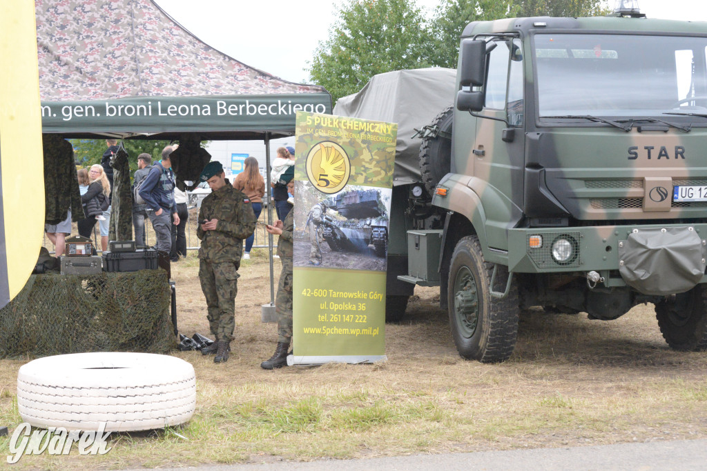 Tarnogórski Piknik Militarny z czołgiem Twardy