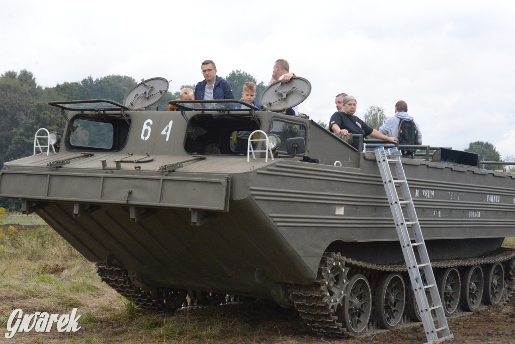 Tarnogórski Piknik Militarny z czołgiem Twardy