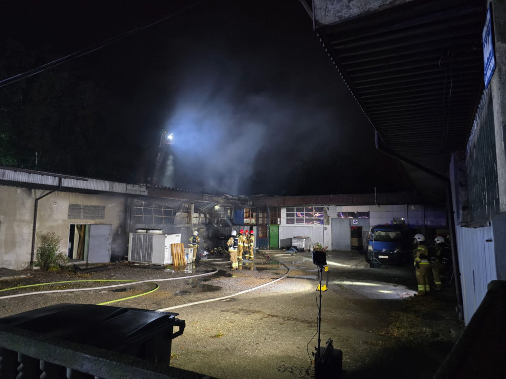 Radzionków. Pożar i 12 zastępów straży w akcji