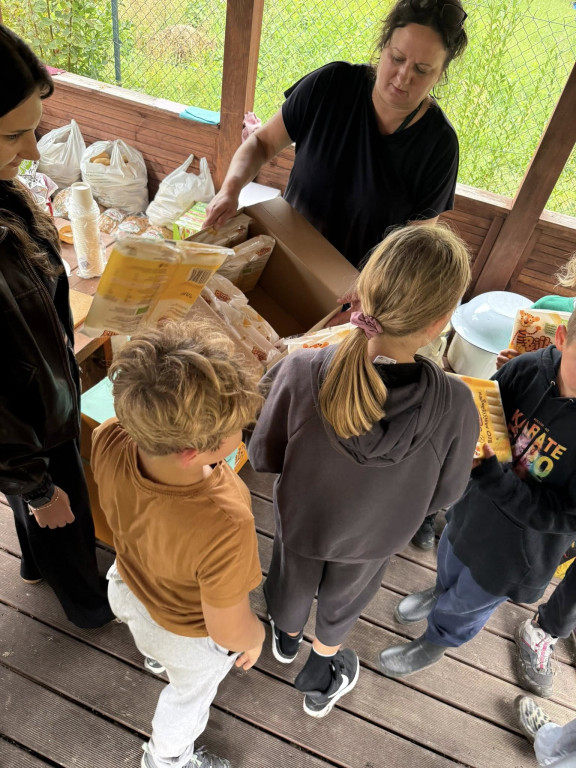 Pniowiec. Zebrali w lesie cztery kontenery śmieci