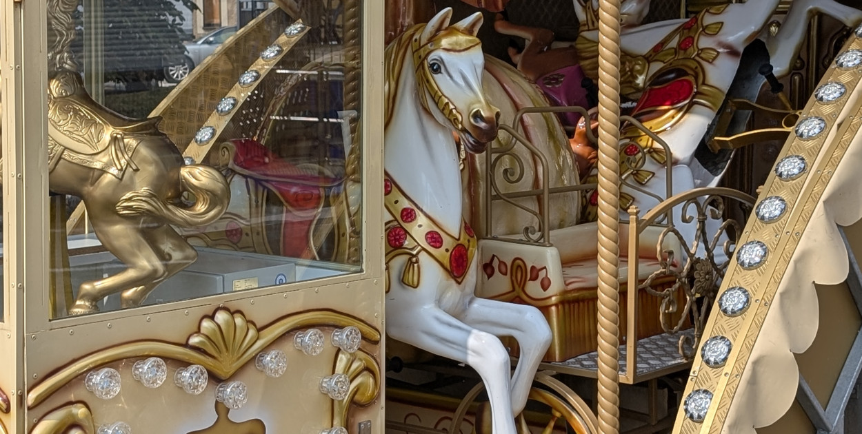 Karuzele już stoją. Gwarki tuż, tuż