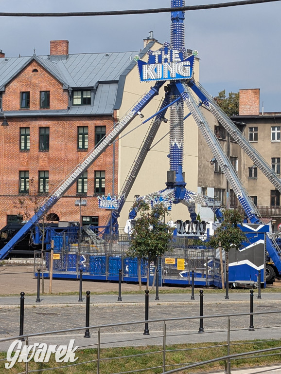 Karuzele już stoją. Gwarki tuż, tuż