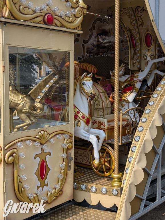 Karuzele już stoją. Gwarki tuż, tuż