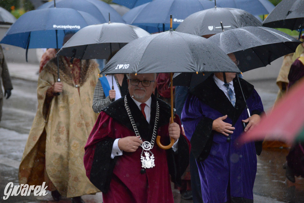 Gwarki 2025. Pochód w deszczu (cz. historyczna)
