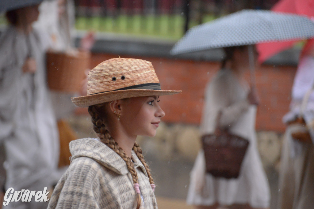 Gwarki 2025. Pochód w deszczu (cz. historyczna)