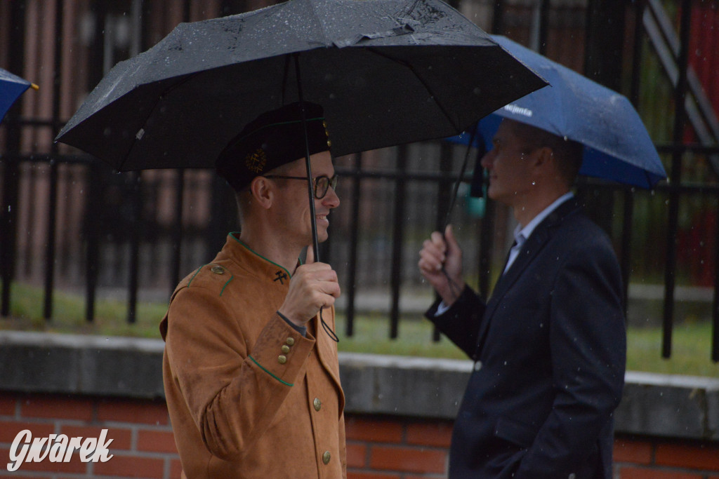 Gwarki 2025. Pochód w deszczu (cz. historyczna)