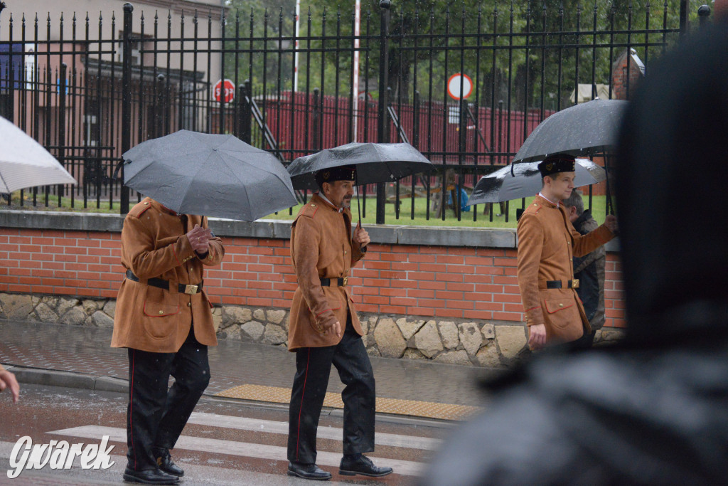 Gwarki 2025. Pochód w deszczu (cz. historyczna)