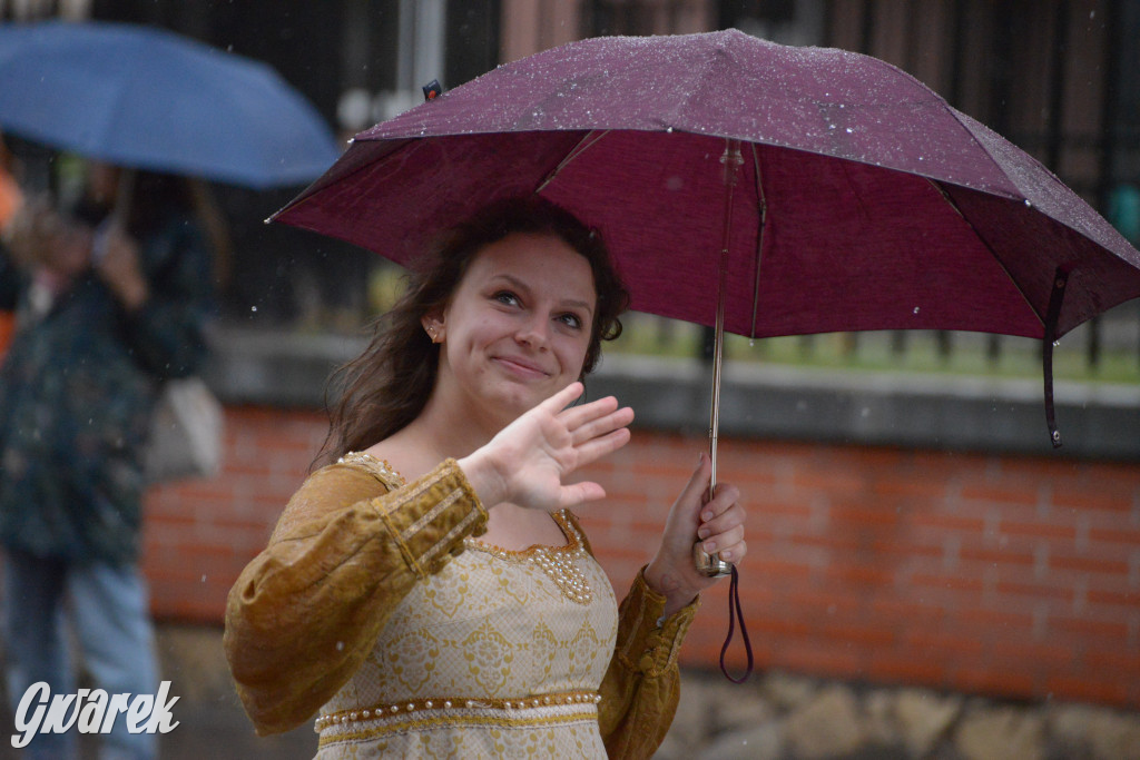 Gwarki 2025. Pochód w deszczu (cz. historyczna)