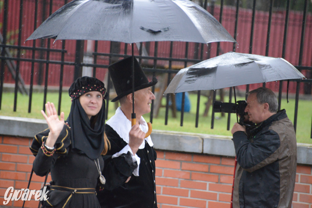 Gwarki 2025. Pochód w deszczu (cz. historyczna)