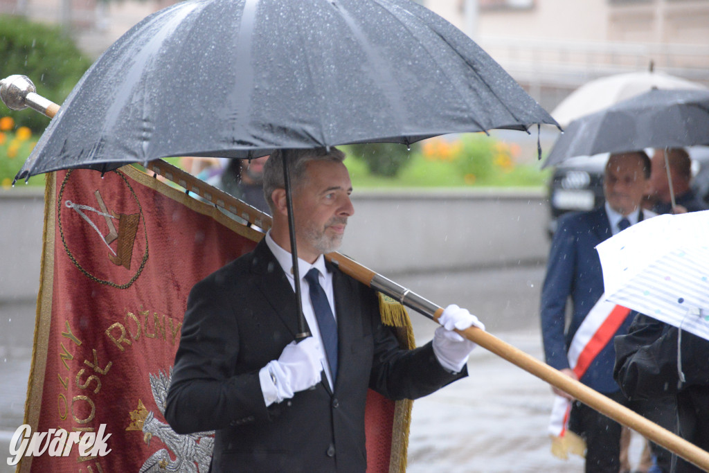 Gwarki 2025. Pochód w deszczu (cz. historyczna)