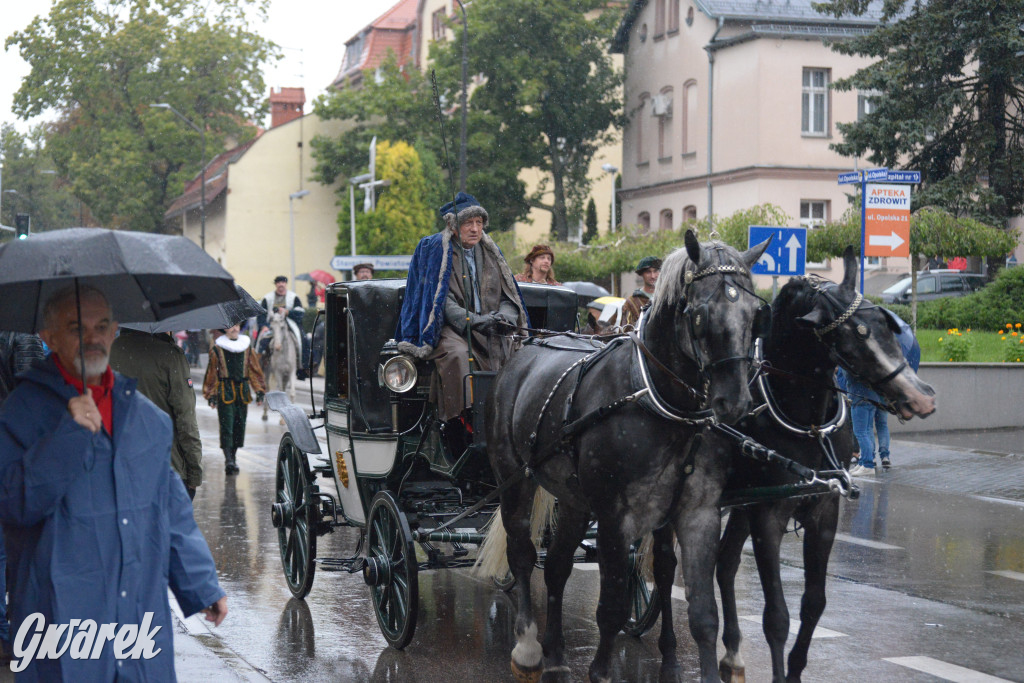 Gwarki 2025. Pochód w deszczu (cz. historyczna)