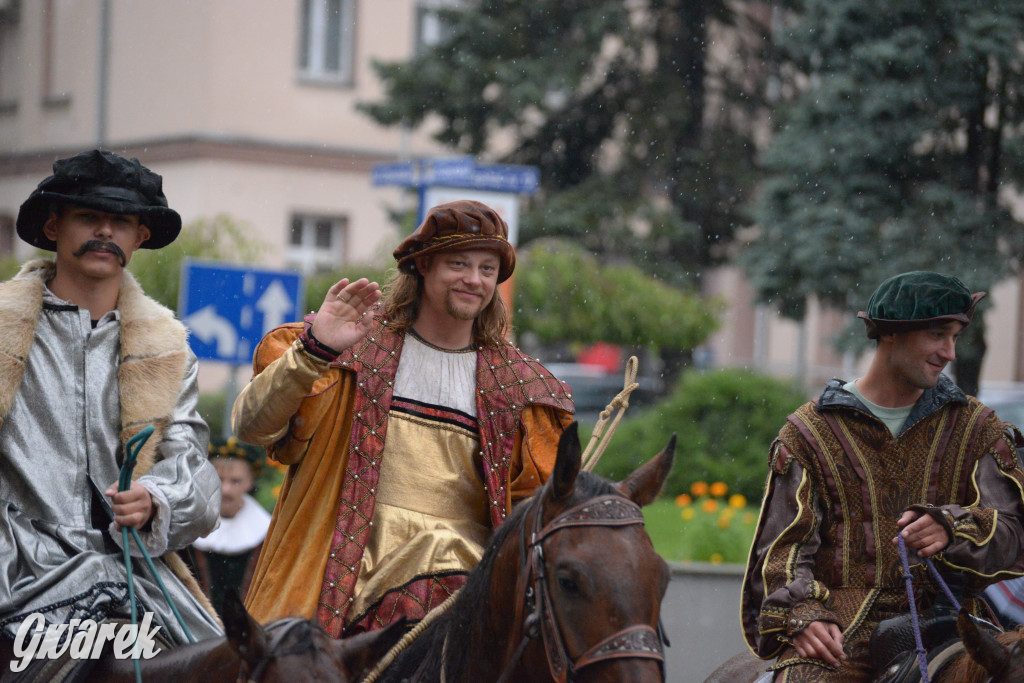 Gwarki 2025. Pochód w deszczu (cz. historyczna)