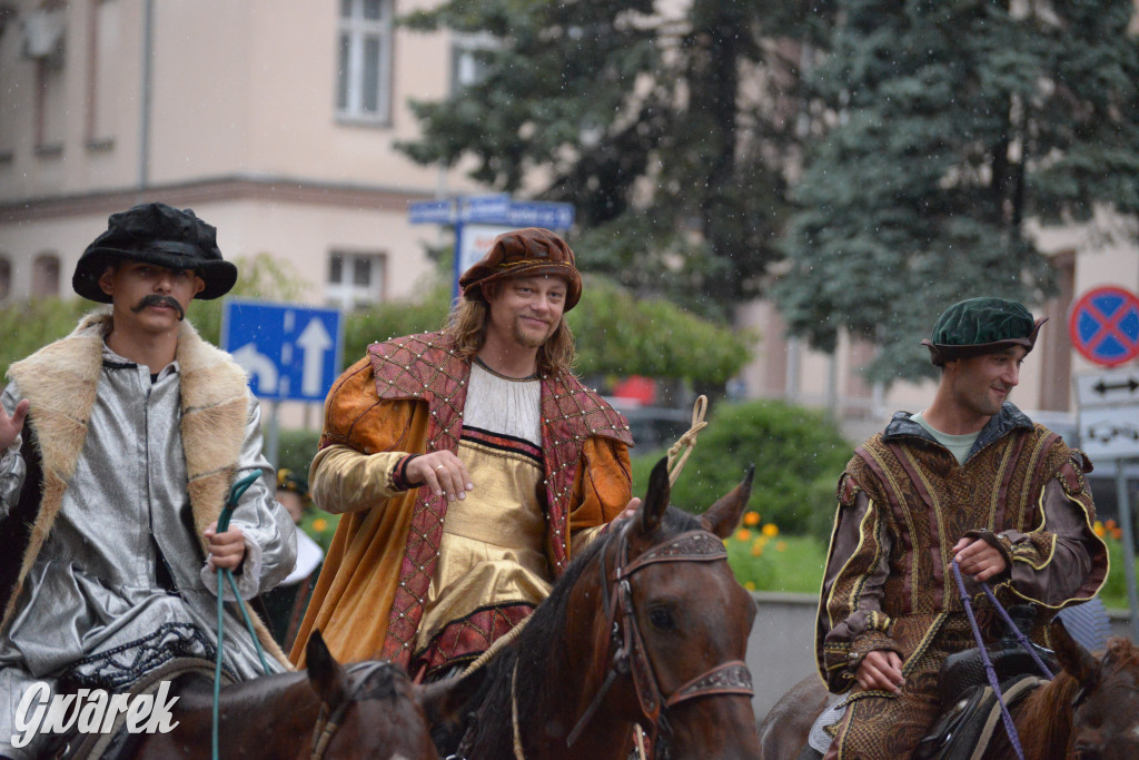 Gwarki 2025. Pochód w deszczu (cz. historyczna)