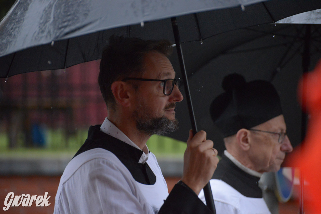 Gwarki 2025. Pochód w deszczu (cz. historyczna)
