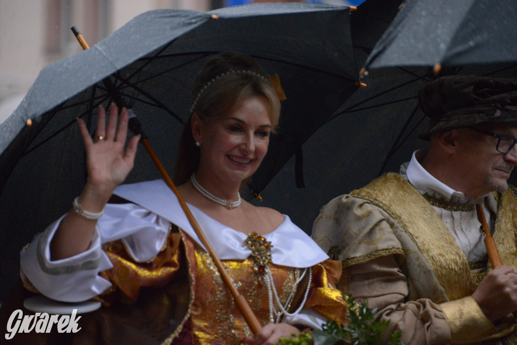 Gwarki 2025. Pochód w deszczu (cz. historyczna)