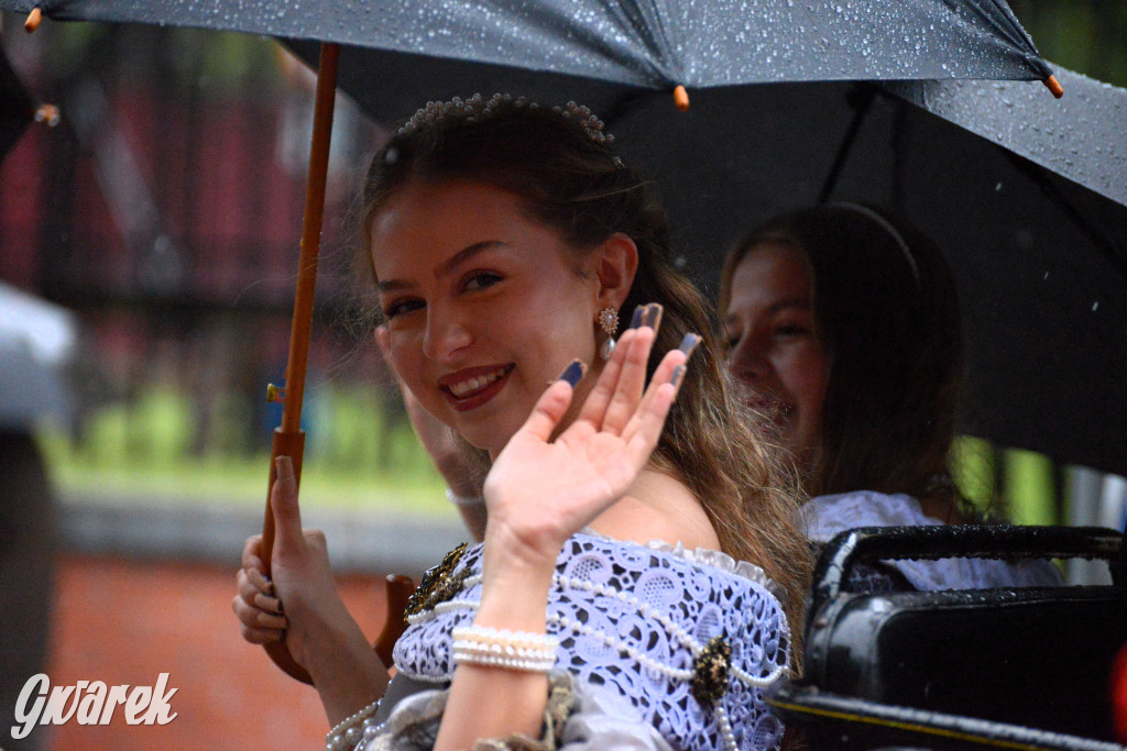 Gwarki 2025. Pochód w deszczu (cz. historyczna)