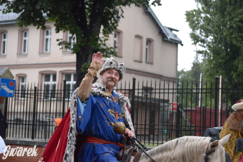 Gwarki 2025. Pochód w deszczu (cz. historyczna)