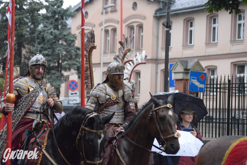 Gwarki 2025. Pochód w deszczu (cz. historyczna)