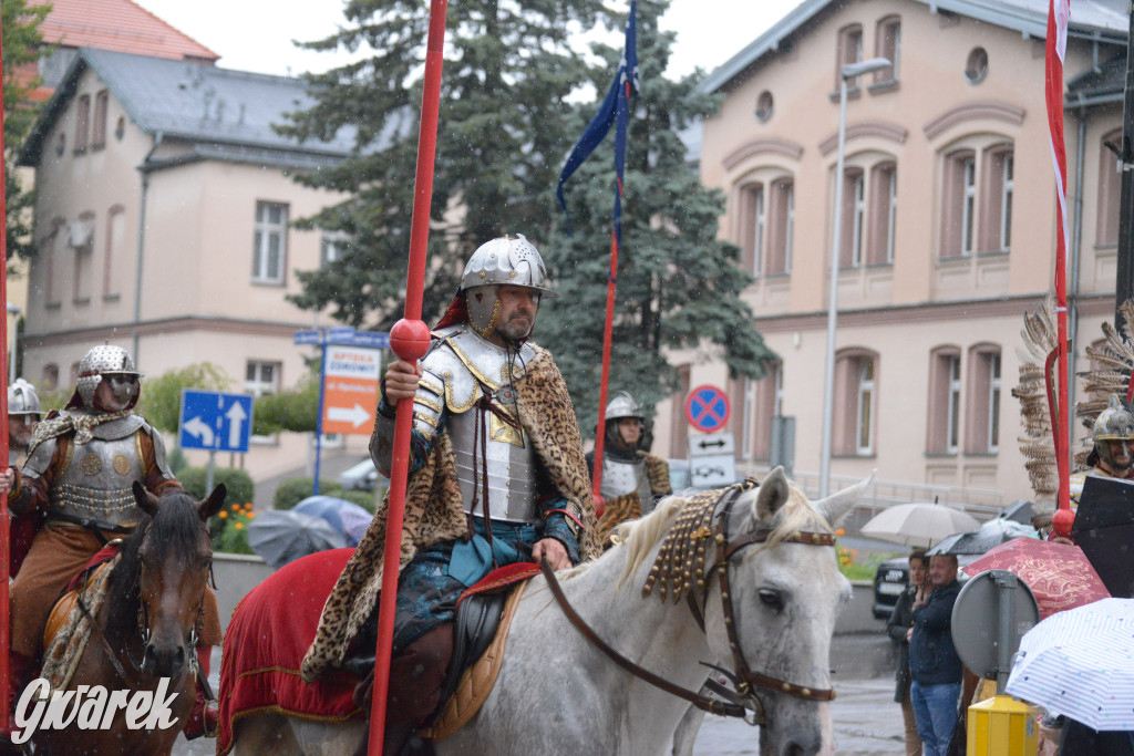 Gwarki 2025. Pochód w deszczu (cz. historyczna)