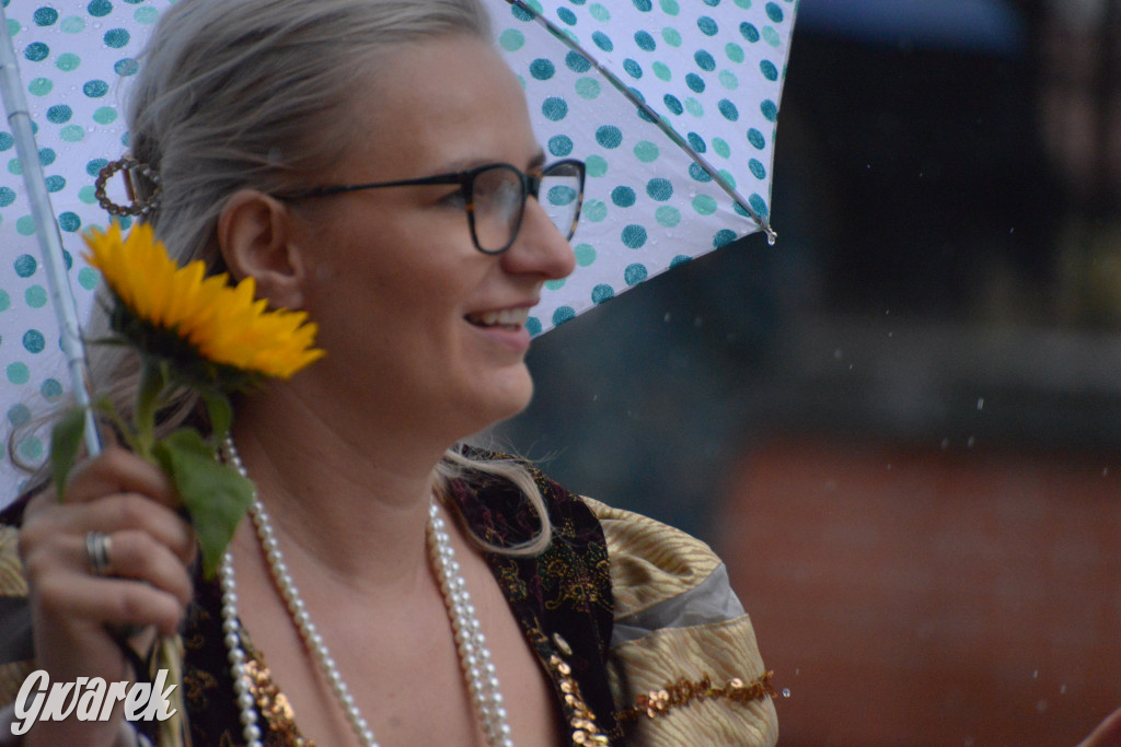 Gwarki 2025. Pochód w deszczu (cz. historyczna)