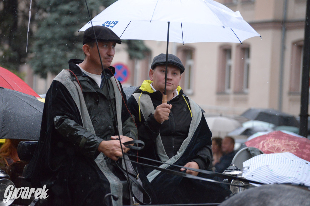 Gwarki 2025. Pochód w deszczu (cz. historyczna)