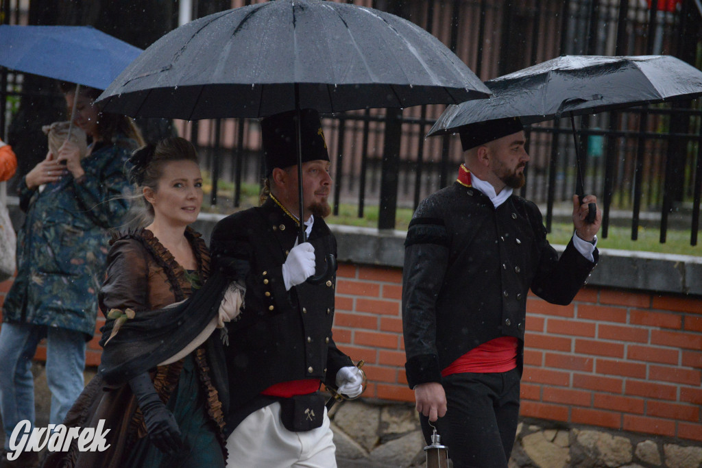 Gwarki 2025. Pochód w deszczu (cz. historyczna)