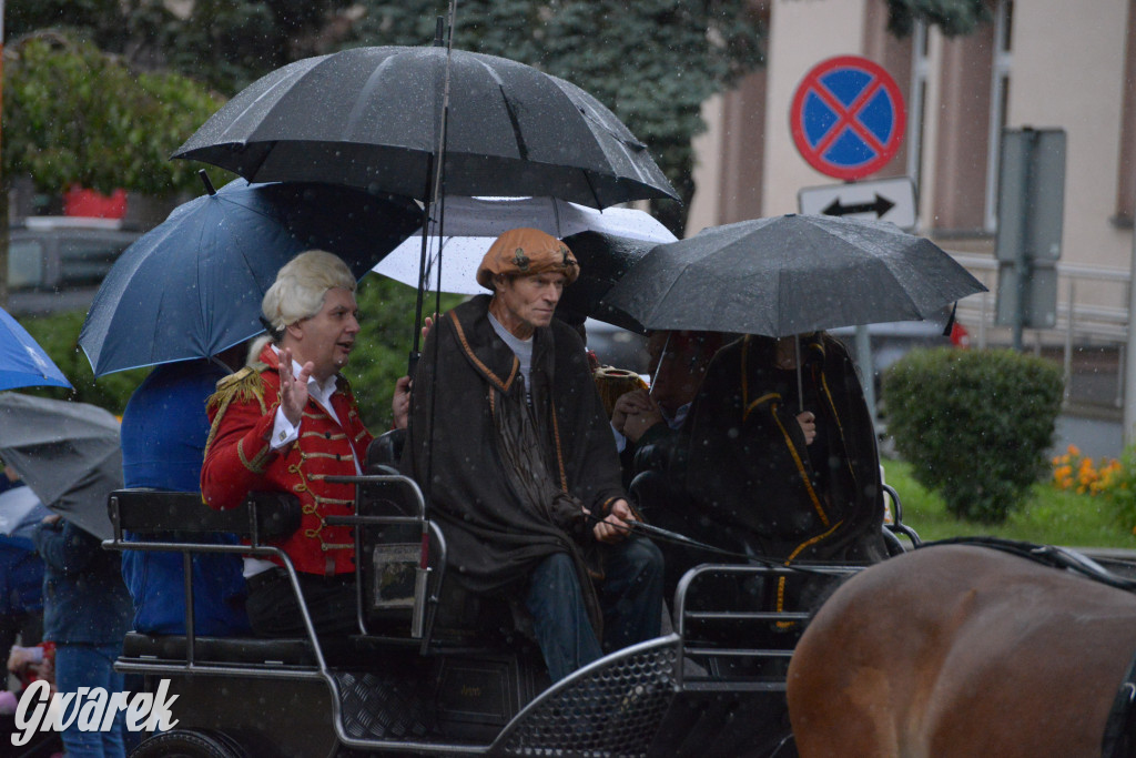Gwarki 2025. Pochód w deszczu (cz. historyczna)