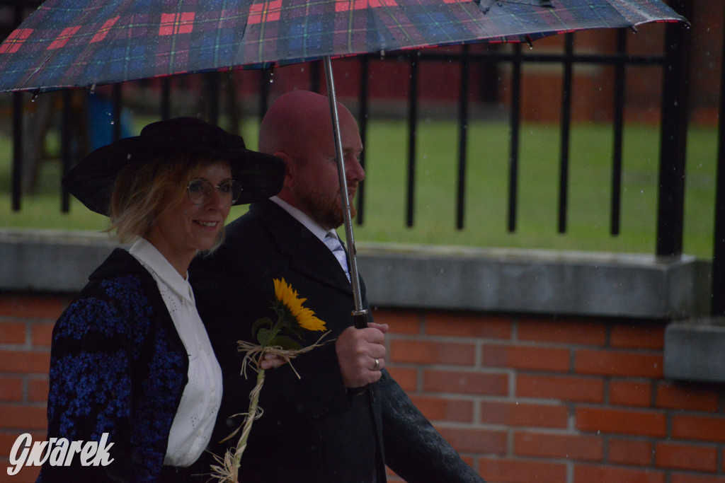 Gwarki 2025. Pochód w deszczu (cz. historyczna)