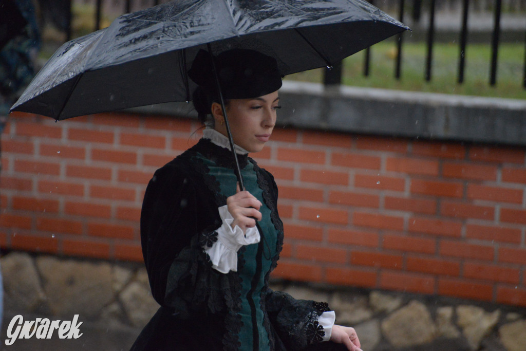 Gwarki 2025. Pochód w deszczu (cz. historyczna)