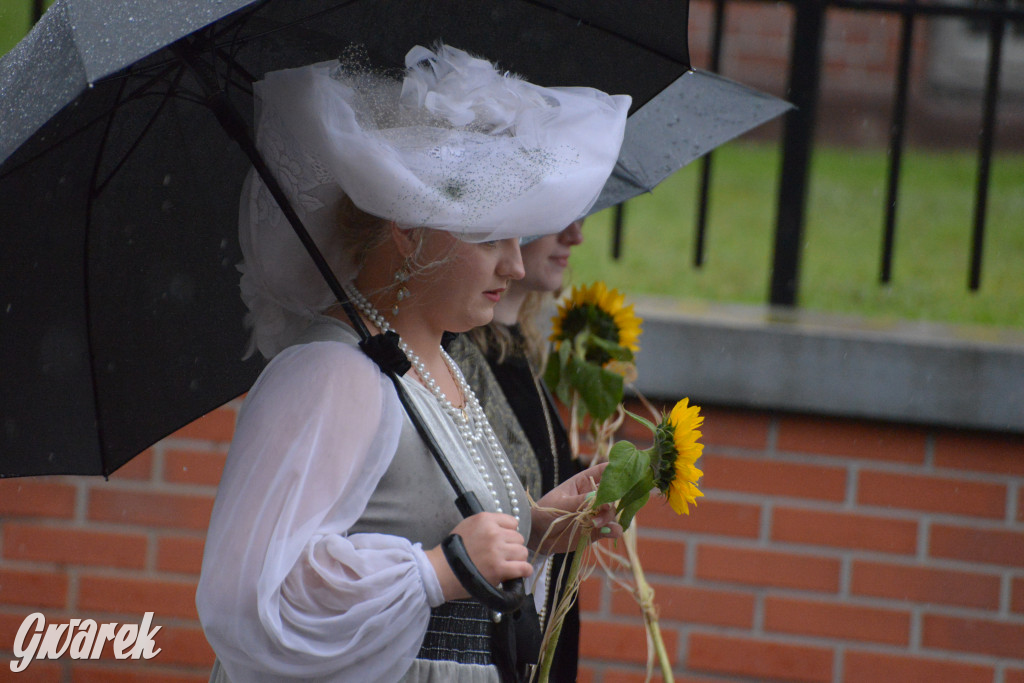 Gwarki 2025. Pochód w deszczu (cz. historyczna)