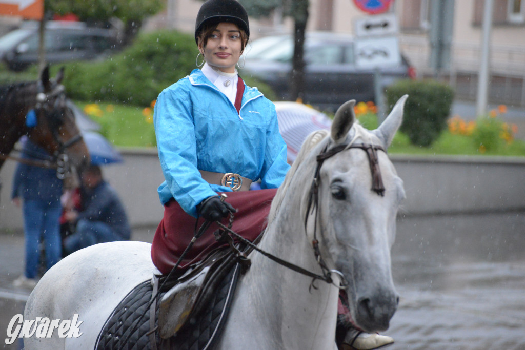 Gwarki 2025. Pochód w deszczu (cz. historyczna)