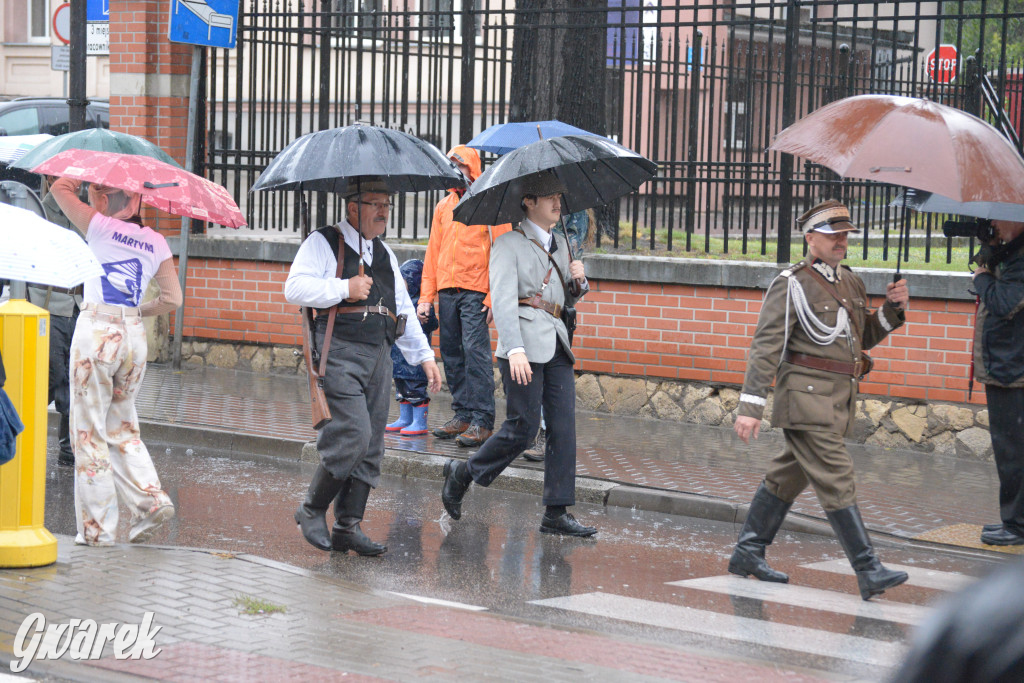 Gwarki 2025. Pochód w deszczu (cz. historyczna)