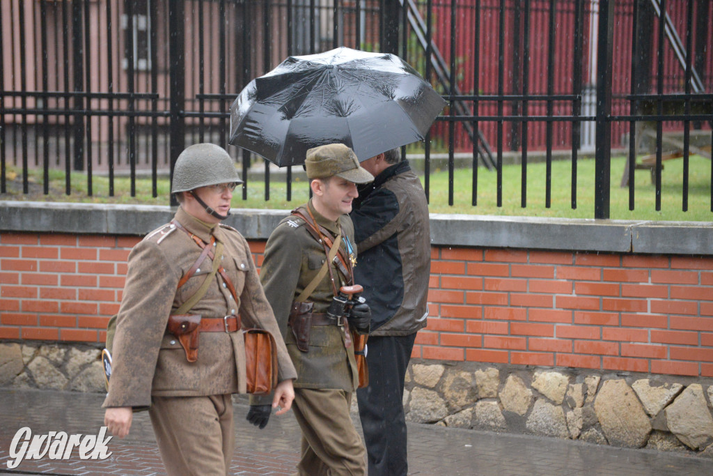 Gwarki 2025. Pochód w deszczu (cz. historyczna)
