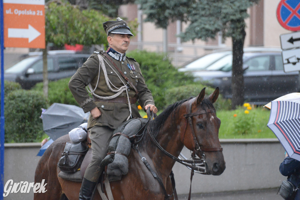 Gwarki 2025. Pochód w deszczu (cz. historyczna)