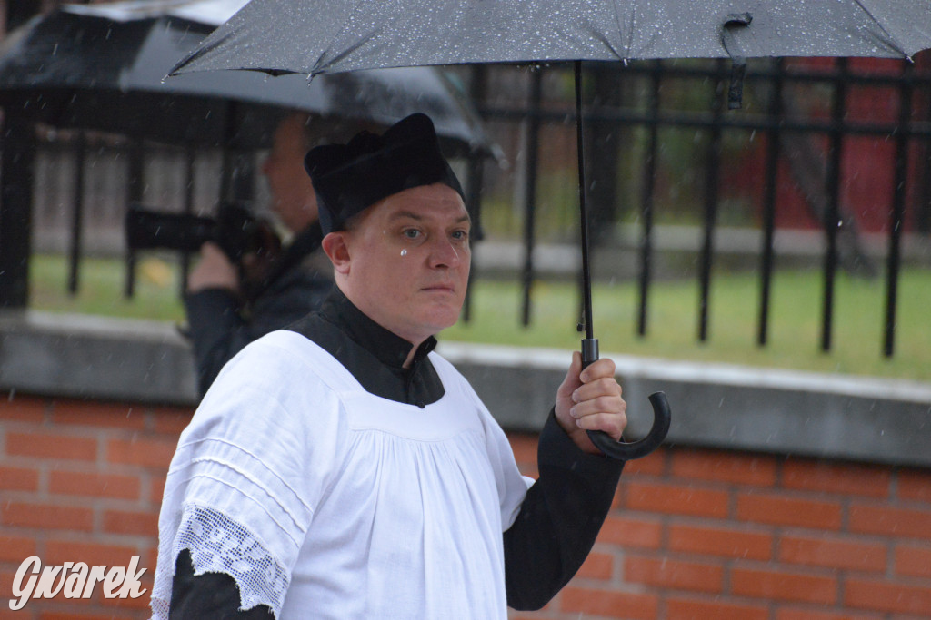 Gwarki 2025. Pochód w deszczu (cz. historyczna)