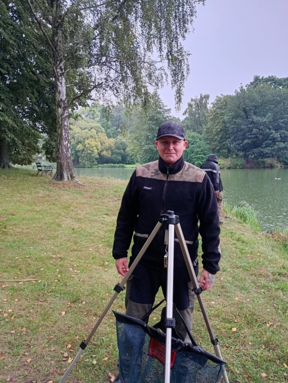 Świerklaniec. Najlepsi wędkarze nad stawem w parku