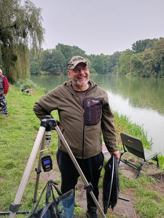 Świerklaniec. Najlepsi wędkarze nad stawem w parku