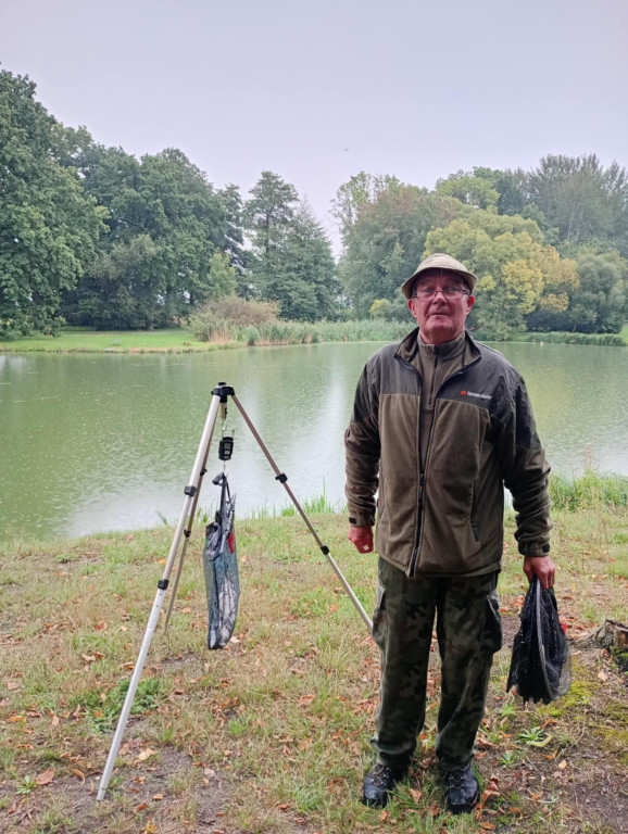 Świerklaniec. Najlepsi wędkarze nad stawem w parku